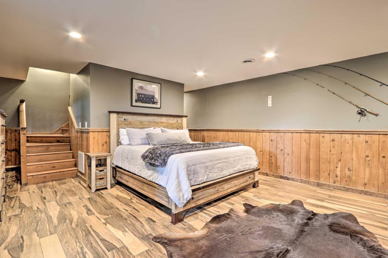 Upscale Gatlinburg Cabin Deck, Fire Pit And Hot Tub Exterior photo
