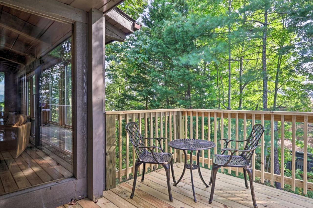 Upscale Gatlinburg Cabin Deck, Fire Pit And Hot Tub Exterior photo